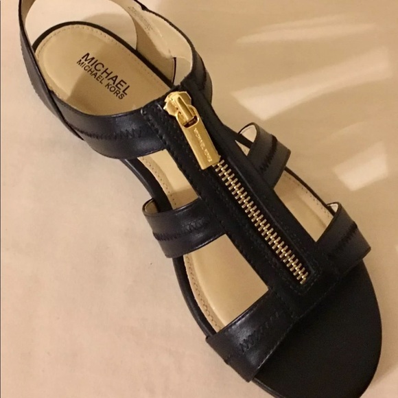 Michael Kors Shoes - NWOT Michael Kors Sandals 👡